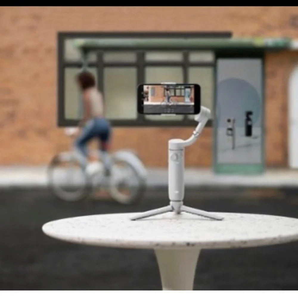 DJI OM 5 smartphone stabilizer